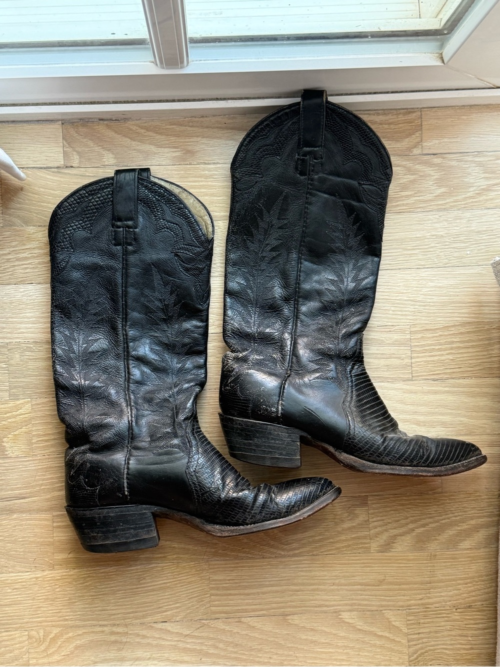 Classic Black Leather Western Cowboy Boots